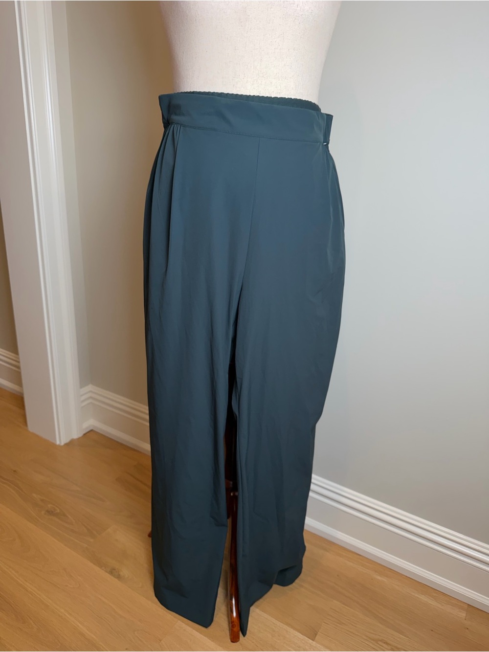 NWT XL Nike Wide-Leg Pants in Teal Green